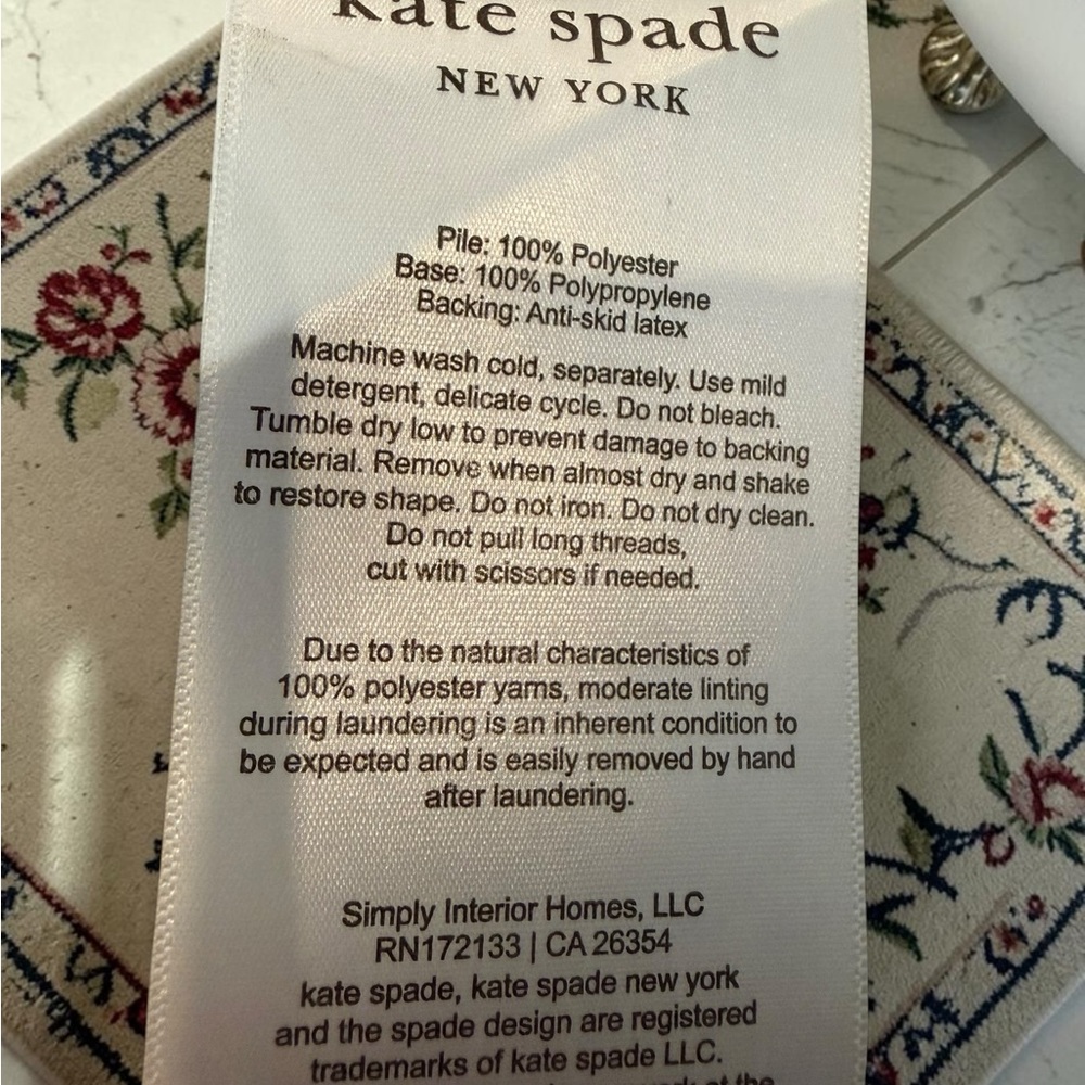 Kate Spade Pink and White Polk a Dot Bath Rug NWT - Picture 4 of 4